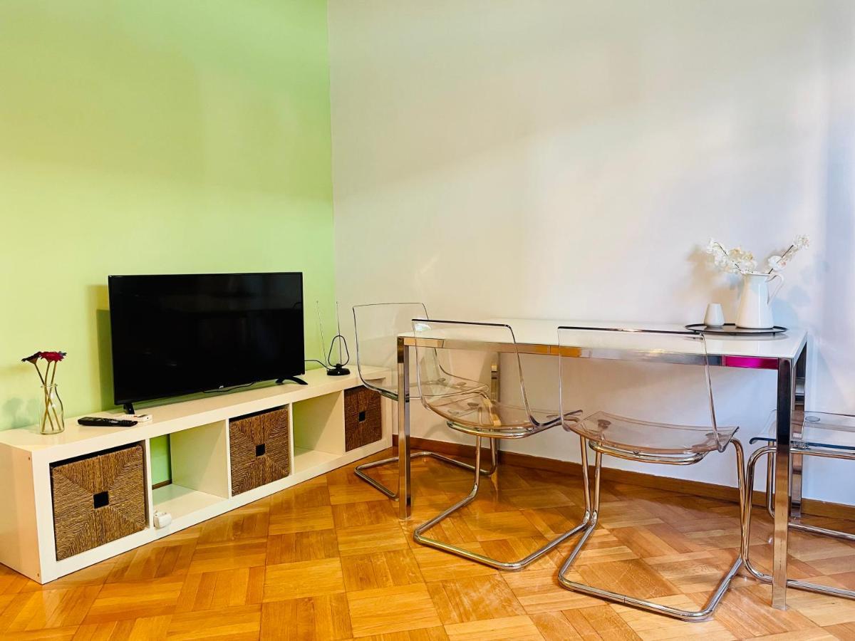 70M2 Apartment 4 Mins From Athens Central Station! Esterno foto